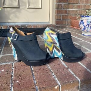 Size 6 woman’s wedges with Aztec print heel